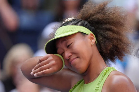 Osaka wins on emotional US Open return