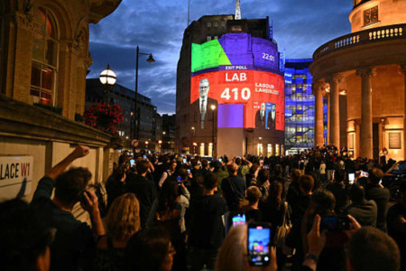 UK PM Rishi Sunak concedes defeat with Labour set for landslide election win