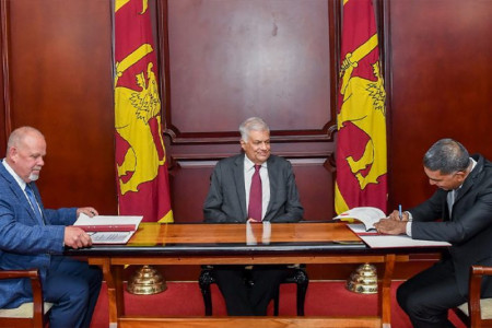    Government signs fuel agreement with RM Parks and Shell