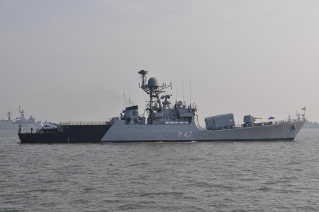 Indian Navy Ship‘Khanjar’ visits Trincomalee