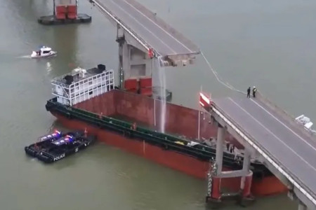 China: Ship rams bridge, plunging cars into river in Guangzhou